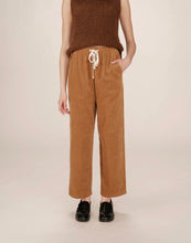 Charger l&#39;image dans la galerie, Pantalon Liberty ocre
