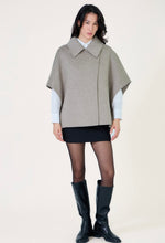 Charger l&#39;image dans la galerie, Manteau Soury beige

