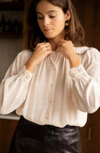 Charger l&#39;image dans la galerie, Blouse Romantique ivoire
