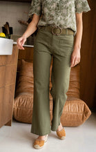 Charger l&#39;image dans la galerie, Pantalon Jim kaki (existe aussi en beige en boutique
