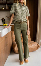 Charger l&#39;image dans la galerie, Pantalon Jim kaki (existe aussi en beige en boutique
