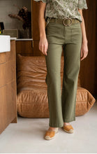 Charger l&#39;image dans la galerie, Pantalon Jim kaki (existe aussi en beige en boutique
