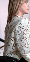 Charger l&#39;image dans la galerie, Blouse Lace ivoire
