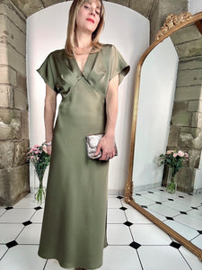 Robe en satin Valentine kaki